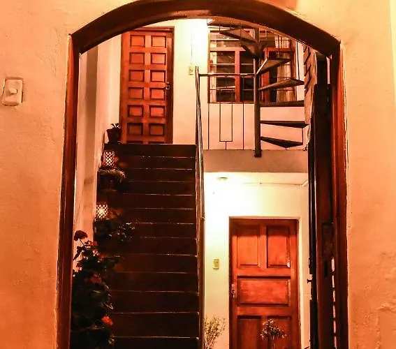Ediko's House Hotel *